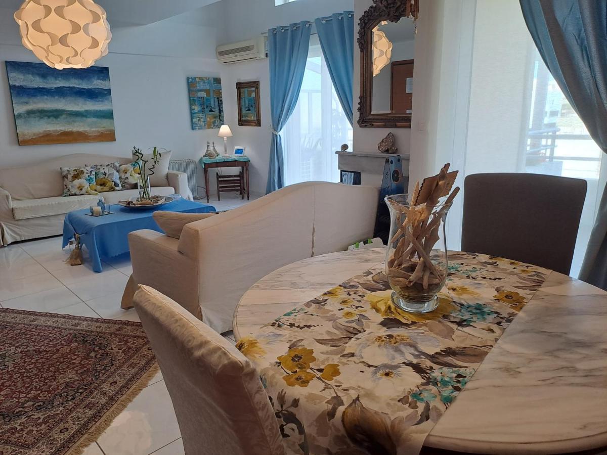 Sea & City - 10 Min Drive To The Beach & Athens Airport Apartment Markópoulon Екстериор снимка