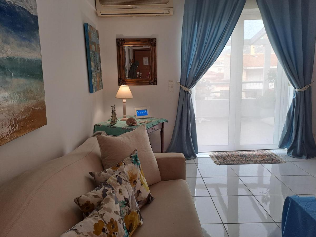 Sea & City - 10 Min Drive To The Beach & Athens Airport Apartment Markópoulon Екстериор снимка