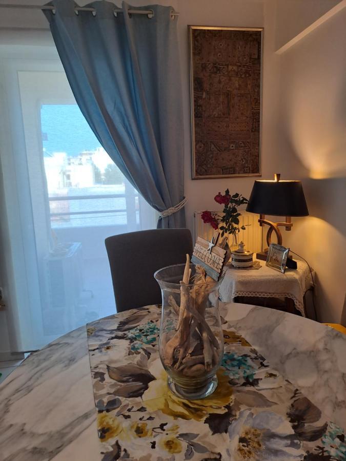 Sea & City - 10 Min Drive To The Beach & Athens Airport Apartment Markópoulon Екстериор снимка